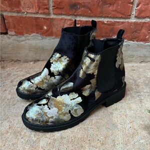 Womens 7.5 Metallic Floral Black Chelsea Boots Whimsigoth Grunge Punk Funky